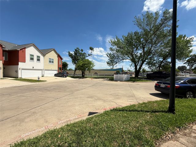 214 Heritage Court, Seagoville, TX 75159