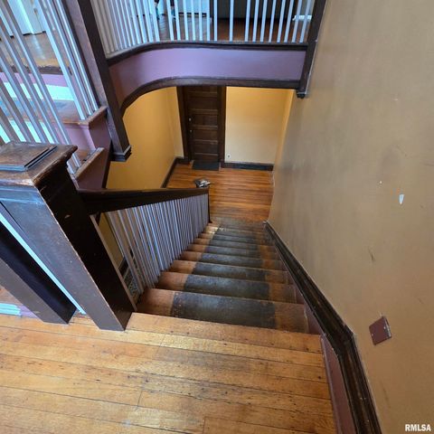 11 OAK Lane, Davenport, IA 52803