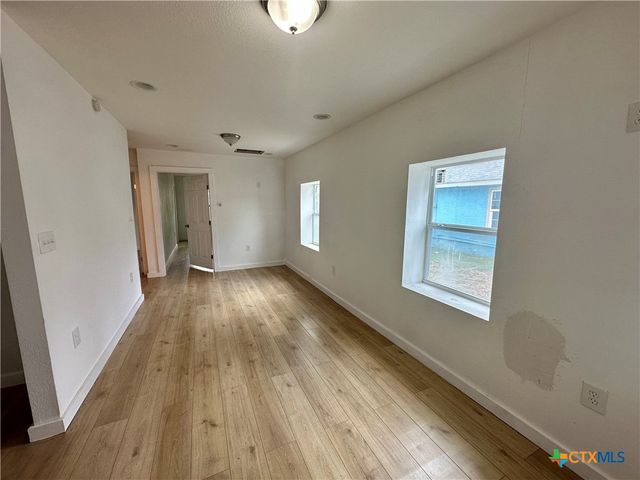 929 Veterans Street, Seguin, TX 78155