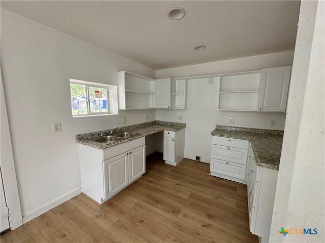 929 Veterans Street, Seguin, TX 78155