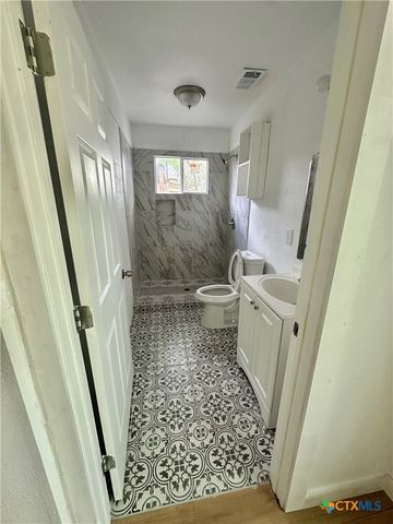 929 Veterans Street, Seguin, TX 78155