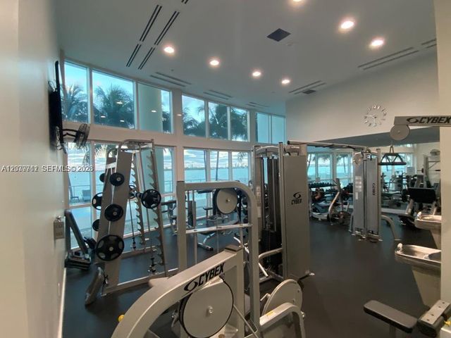 665 NE 25th St 1102, Miami, FL 33137