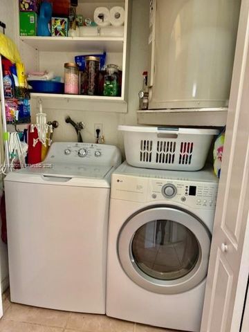 15957 SW 54th Ter, Miami, FL 33185