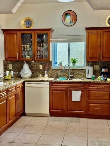 15957 SW 54th Ter, Miami, FL 33185