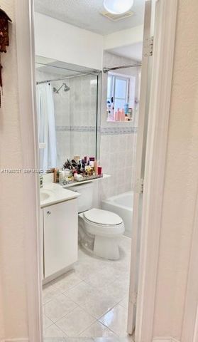 15957 SW 54th Ter, Miami, FL 33185