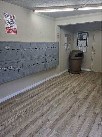 8065 SW 107th Ave 202, Miami, FL 33173