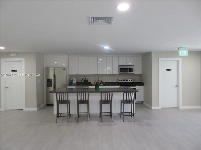8065 SW 107th Ave 202, Miami, FL 33173