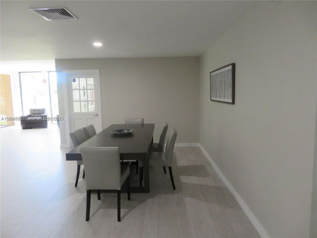 8065 SW 107th Ave 202, Miami, FL 33173