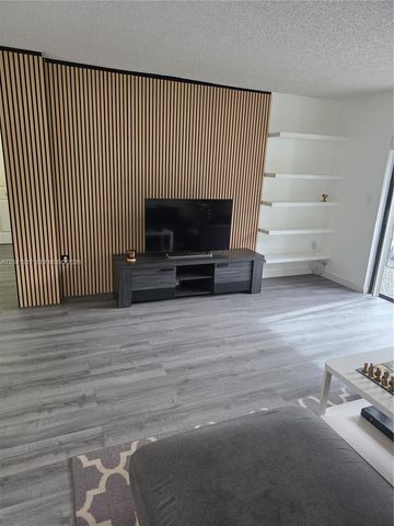 8065 SW 107th Ave 202, Miami, FL 33173