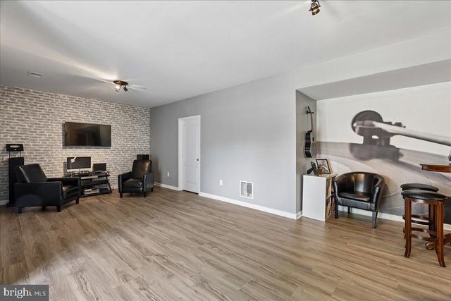 2715 PUMPKIN ST, Clinton, MD 20735