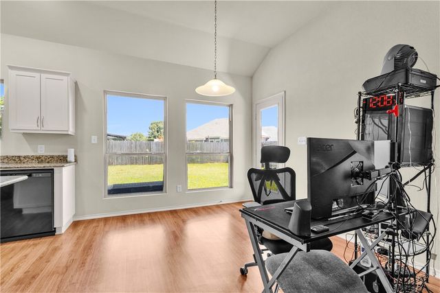 704 Mockingbird Street, Navasota, TX 77868