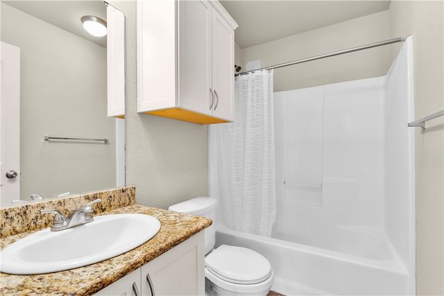 704 Mockingbird Street, Navasota, TX 77868