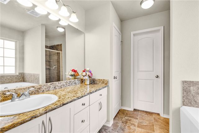 704 Mockingbird Street, Navasota, TX 77868