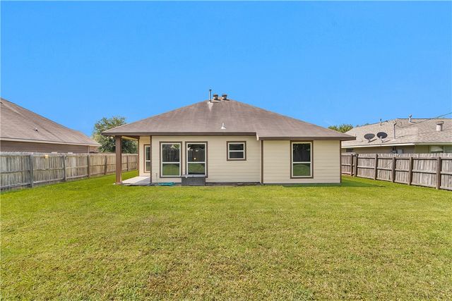 704 Mockingbird Street, Navasota, TX 77868