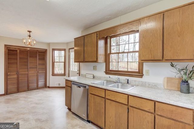 1924 Sidneys Cove, Lawrenceville, GA 30043