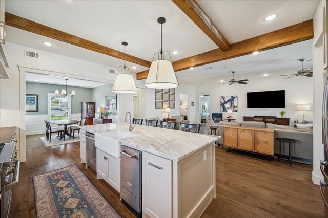 216 W 30th Street, Houston, TX 77018