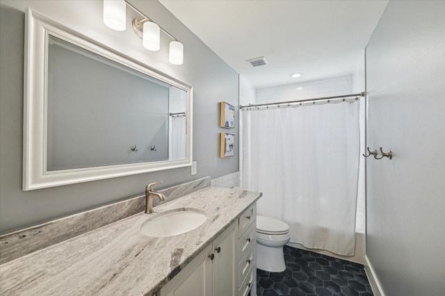 216 W 30th Street, Houston, TX 77018