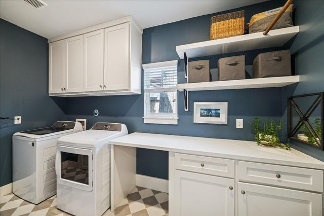 216 W 30th Street, Houston, TX 77018