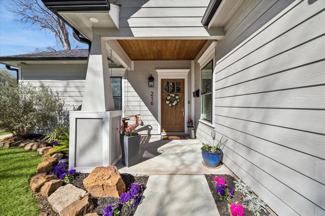 216 W 30th Street, Houston, TX 77018