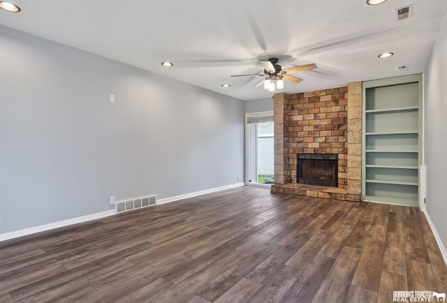 16255 Weir Street, Omaha, NE 68135