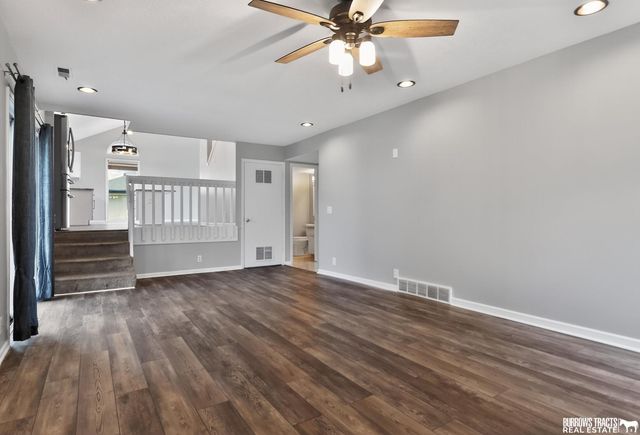 16255 Weir Street, Omaha, NE 68135