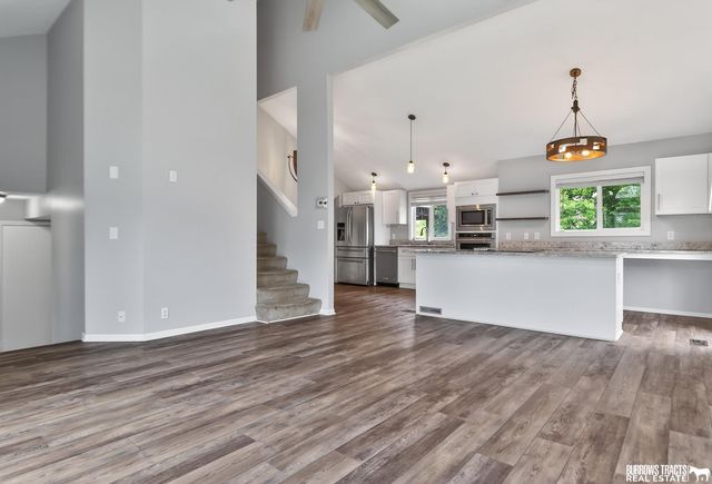 16255 Weir Street, Omaha, NE 68135