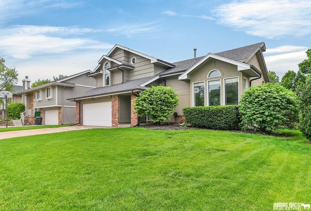 16255 Weir Street, Omaha, NE 68135