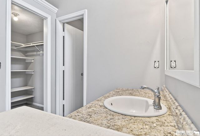 16255 Weir Street, Omaha, NE 68135