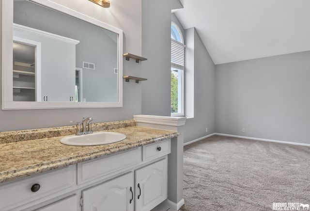 16255 Weir Street, Omaha, NE 68135
