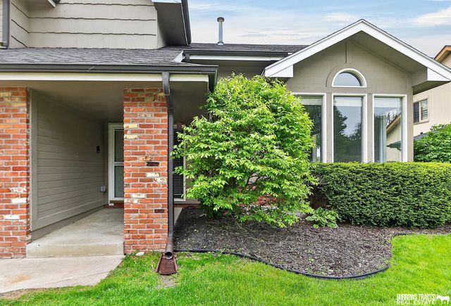 16255 Weir Street, Omaha, NE 68135