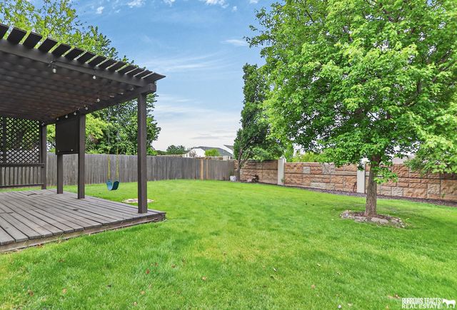 16255 Weir Street, Omaha, NE 68135