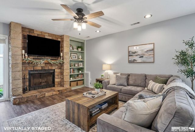 16255 Weir Street, Omaha, NE 68135