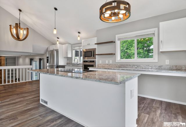 16255 Weir Street, Omaha, NE 68135