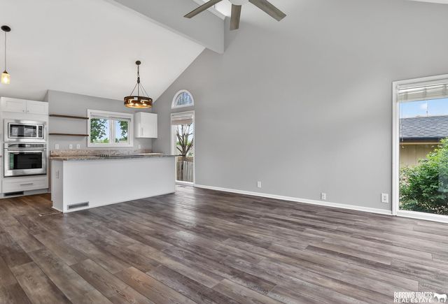 16255 Weir Street, Omaha, NE 68135