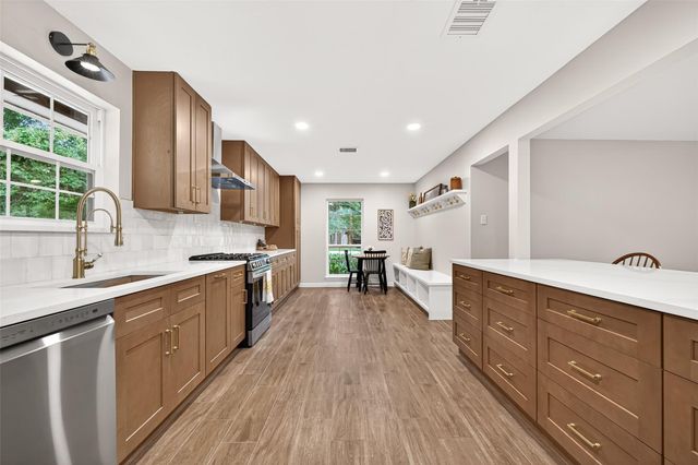 247 Castlewood Drive, Spring, TX 77386