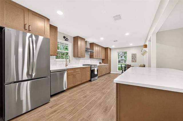 247 Castlewood Drive, Spring, TX 77386