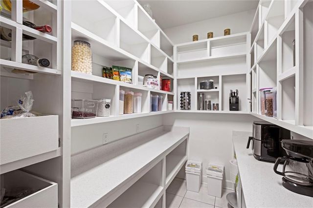 10705 Wildflower Drive, Lee's Summit, MO 64086