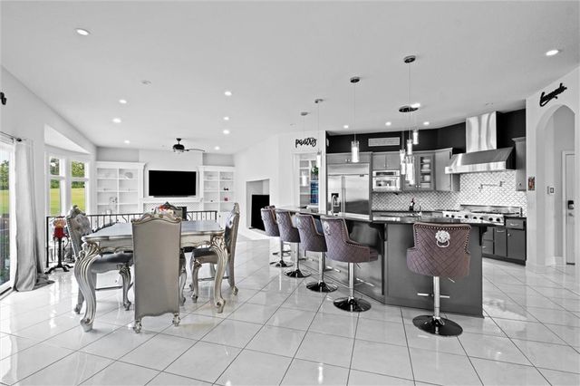 10705 Wildflower Drive, Lee's Summit, MO 64086