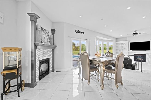 10705 Wildflower Drive, Lee's Summit, MO 64086