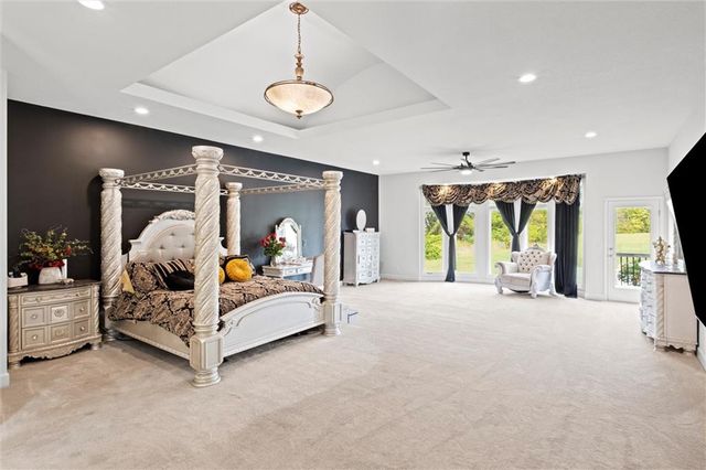 10705 Wildflower Drive, Lee's Summit, MO 64086