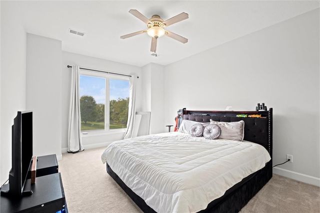 10705 Wildflower Drive, Lee's Summit, MO 64086