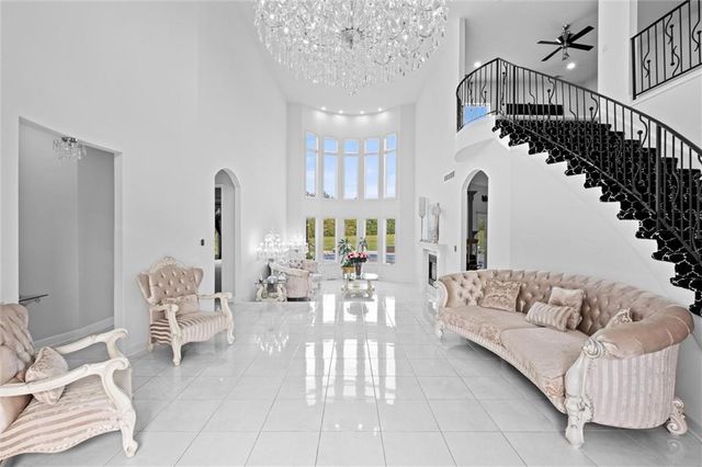 10705 Wildflower Drive, Lee's Summit, MO 64086