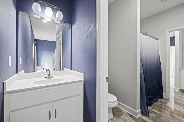 10705 Wildflower Drive, Lee's Summit, MO 64086