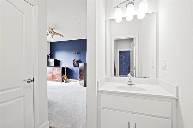 10705 Wildflower Drive, Lee's Summit, MO 64086