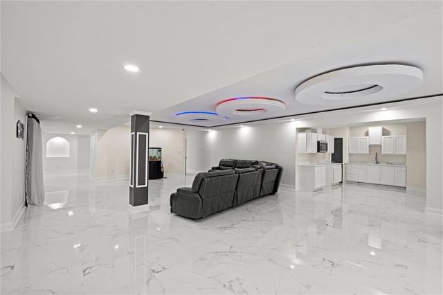 10705 Wildflower Drive, Lee's Summit, MO 64086