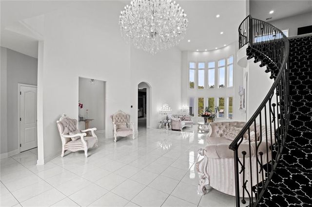 10705 Wildflower Drive, Lee's Summit, MO 64086