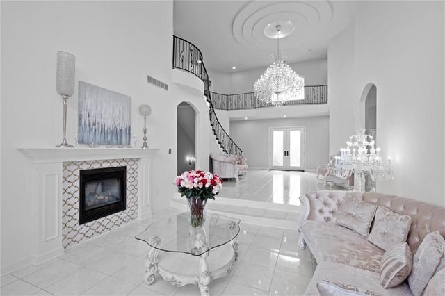 10705 Wildflower Drive, Lee's Summit, MO 64086