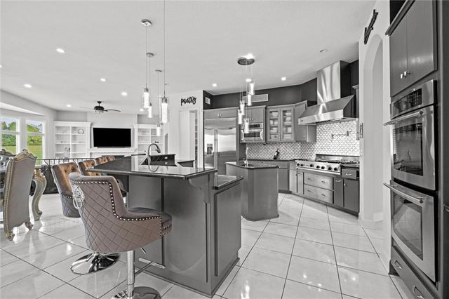 10705 Wildflower Drive, Lee's Summit, MO 64086