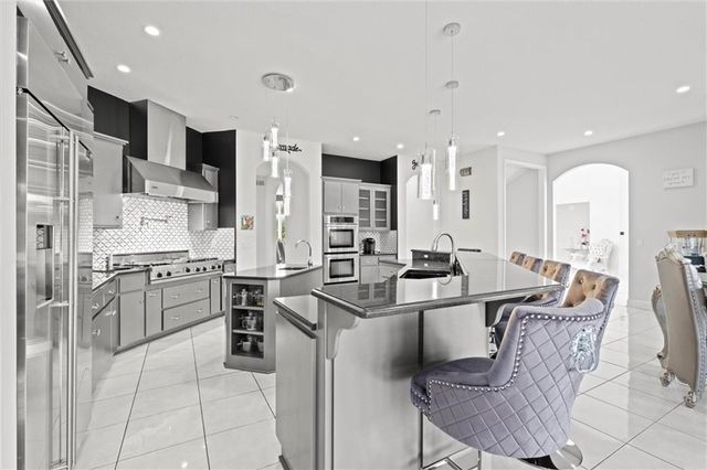 10705 Wildflower Drive, Lee's Summit, MO 64086