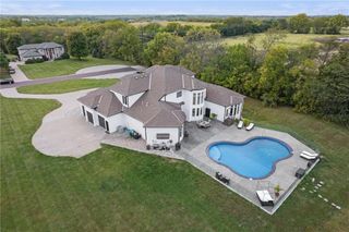 10705 Wildflower Drive, Lee's Summit, MO 64086